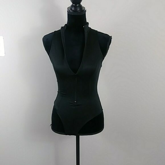 COPY - Fashion nova scuba body suit - Picture 2 of 3